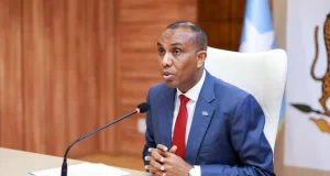 Ra’iisul Wasaare Xamse oo la kulmay Xildhibaan Samakaab Xuseen