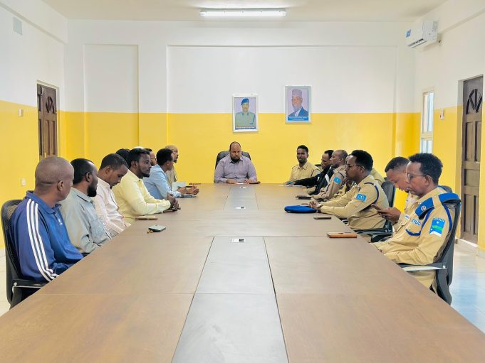 Shir Lagu Xoojinayo Iskaashiga Amniga iyo Bulshada oo Ka Qabsoomay Kismaayo”