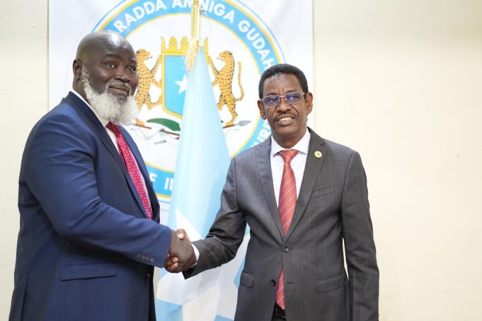 Wasiir Fartaag iyo Danjire El Hadji Ibrahima Maxay ka wadahadleen ?