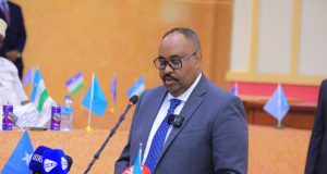 DHAGEYSO :Madaxweynaha Puntland oo ku dhawaaqay inuu lasoo afjaray Daacishtii ka dagaalamaysay Calmiskaad