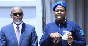 Booliiska Soomaaliya oo Dekadda Muqdisho ku qabtay Maandooriye halis ku ahaa bulshada Soomaaliyeed