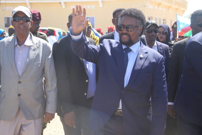 Madaxweynaha Koonfur Galbeed oo la sheegay inuu ka hor istaagay wafdigii xildhibaanada ahaa inay u safraan Baydhabo