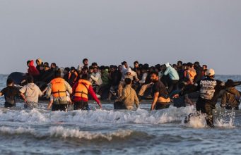 In ka badan 30 Muhaajiriin ah oo ku geeriyootay doon kula degtay Xeebaha dalka Tunisia