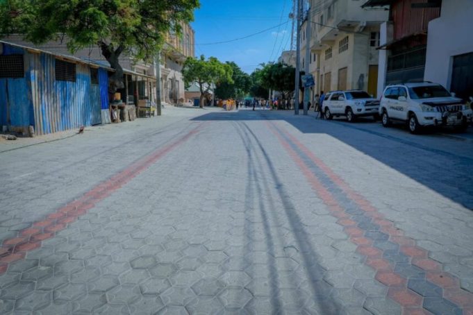 Shacabka Muqdisho oo ka cabanayo Lacago xad dhaaf oo xoog looga qaadayo