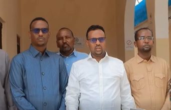 DHAGEYSO :Maamulka gobolka Hiiraan oo digniin adag u diray dadka hubka sida sharci darada ah ku dhex qaata magaalada Baledweyne