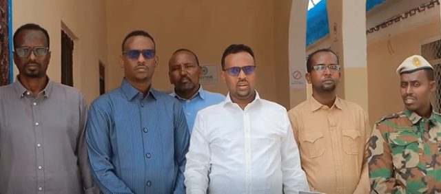 Maamulka gobolka Hiiraan oo digniin adag u diray dadka hubka sida sharci darada ah ku dhex qaata magaalada Baledweyne