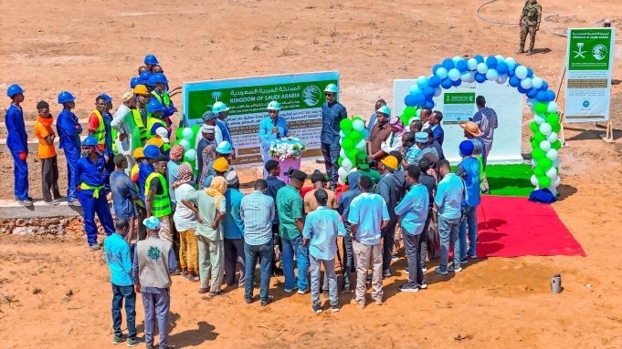 Hay’adda Tadamun oo fulinaysa mashruuc laga dhagax dhigay Duleedka magaalada Kismaayo