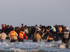 Muhaajiriin ay ku jiraan Soomaali oo la la’yahay