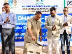 Guddoomiye Mungaab oo dhagax dhigay dhismaha 18 Xarumood