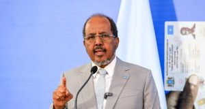 Madaxweynaha Soomaaliya oo sheegay in Al-shabaab ay qaadan karaan Kaarka NIRA