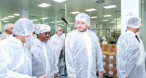 Madaxweyne Xasan Shiikh oo booqday warshado iyo masjidka ugu wayn Aljeeriya