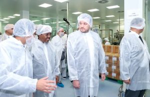 Madaxweyne Xasan Shiikh oo booqday warshado iyo masjidka ugu wayn Aljeeriya