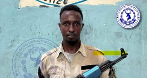 Askari ka tirsan ciidanka dowladda oo qof shacab ah ku dilay magaalada Muqdisho