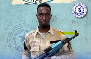 Askari ka tirsan ciidanka dowladda oo qof shacab ah ku dilay magaalada Muqdisho