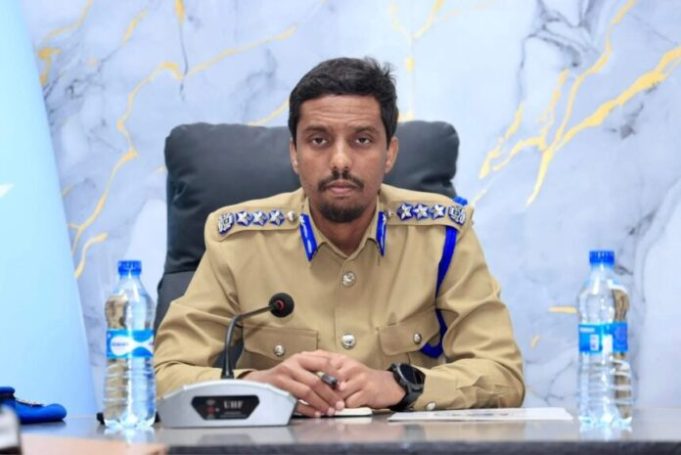 Booliska Soomaaliya oo sheegay in khamiista la xiri doono Wadooyinka Muqdisho.