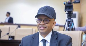 Senator Dubbe oo sheegay in nidaamka dal-ku-galka Soomaaliya uu dhibaato ku hayo dadka reer Somaliland