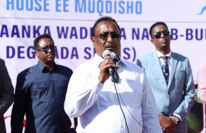 Guddoomiye Muungaab oo sheegay in sanadka 2026 aanay Muqdisho lagu arki doonnin Waddooyin Burbursan