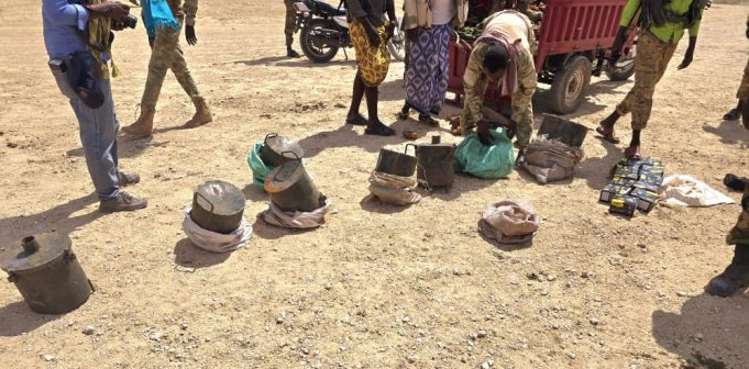 Ciidamada amaanka oo gacanta ku dhigay qaraxyo culus oo loo soo waday Muqdisho Ciidamada amaanka oo gacanta ku dhigay qaraxyo culus oo loo soo waday Muqdisho