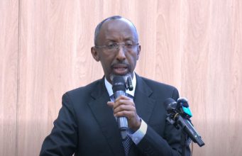 Wasiirka Waxbarashada XFS oo sheegay in dhowaan lasoo dhammaystirayo 10ka kun ee macallin