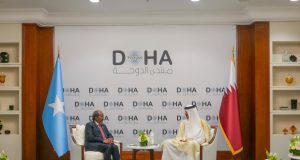 Madaxweyne Xasan Shiikh oo la kulmay Amiirka dalka Qadar