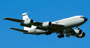 Ingiriiska oo xaqiijiyay in dalkiisa ay kusoo degtay Diyaarad nooca sahmiya Nukliyeerka oo Maraykanka uu leeyahay