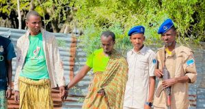 Ciidanka Booliska Afmadow oo qabtay rag ku lug lahaa ugaarsiga sharci-darrada ah