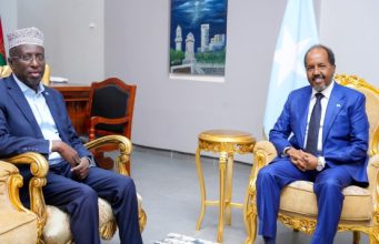 Madaxweyne Xasan Sheekh oo kulan siyaasadeed kula yeeshay Muqdisho Madaxweynihii hore Shariif Sheekh Axmed