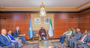 Madaxweynaha Dowladda Jubaland, oo Xarunta Madaxtooyada ku qaabilay Ku-xigeenka Ergayga Gaarka ah ee Qaramada Midoobay+Sawirro