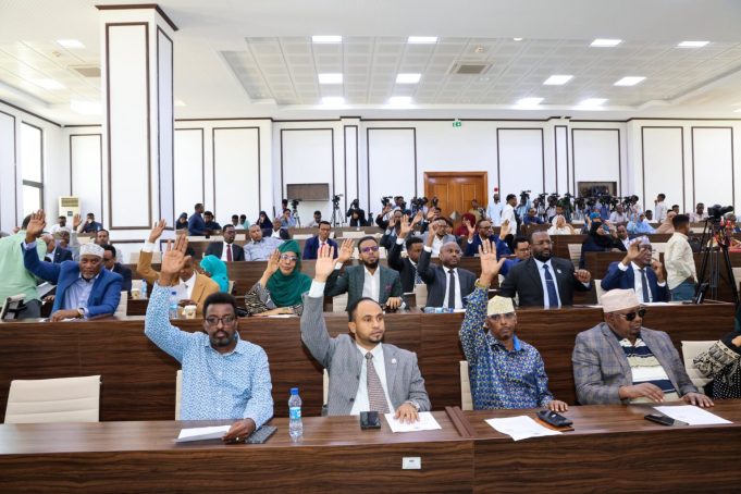 Xildhibaannada Golaha Shacabka oo ansixiyay Sharciga Saybarka Soomaaliyeed