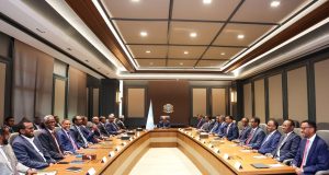 kala aragti duwanaanshaha Dowladda Federaalka iyo Golaha Mustaqbalka oo u muuqda mid sii kala fogeynaya