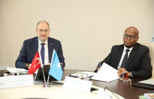 Soomaaliya & Turkiga oo ku heshiiyay in ay iska kaashadaan Isgaarsiinta Elektarooniga ah