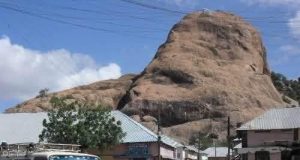 Xiisad u dhaxaysa Madaxda sare ee Dowlad-Goboleedka Koofur Galbeed iyo Maamulka Degmadaas oo ka taagan Degmada Buurhakaba ee Gobolka Baay