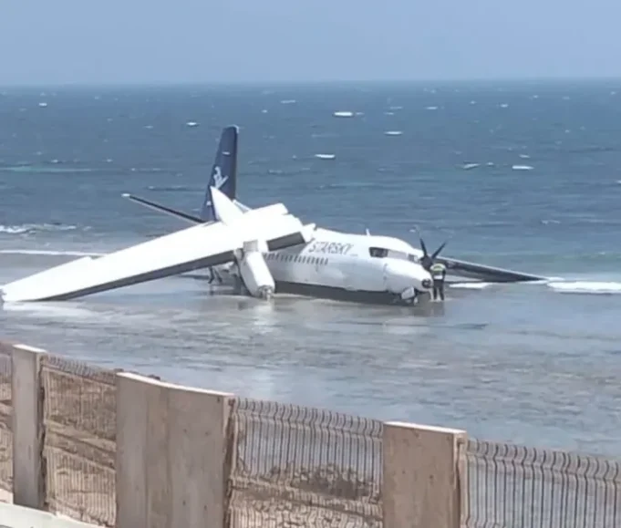 DEG DEG: Shil diyaaradeed oo ka dhacay garoonka Muqdisho