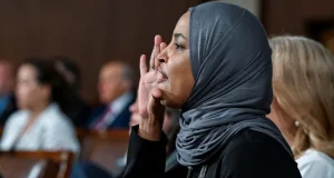 Trump oo weerar afka ah ku qaaday Ilhaan Cumar iyo Rashiida Tlaib