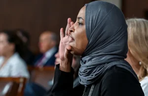 Trump oo weerar afka ah ku qaaday Ilhaan Cumar iyo Rashiida Tlaib