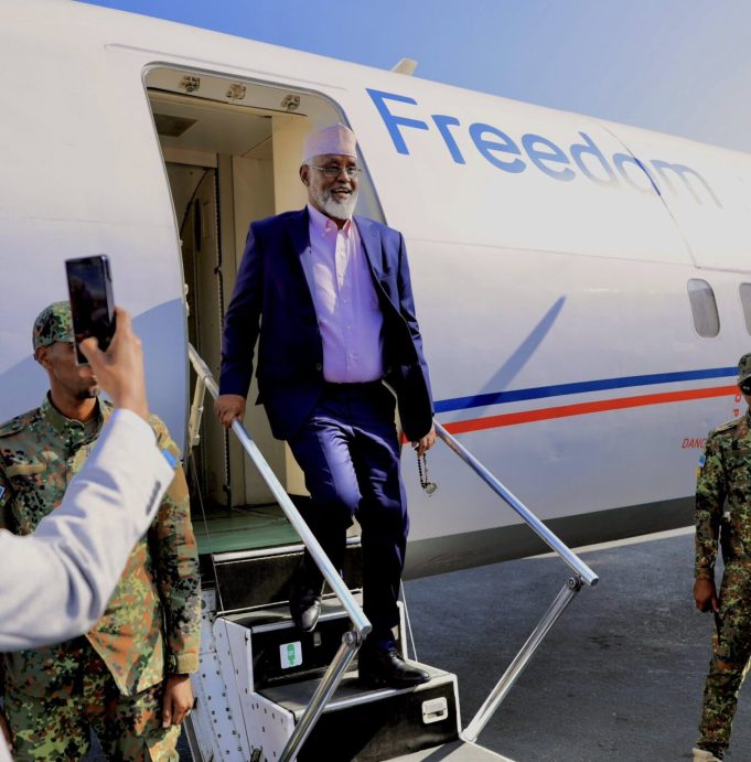 Madaxweyne Axmed Madoobe oo soo gaarey magaalada Muqdisho