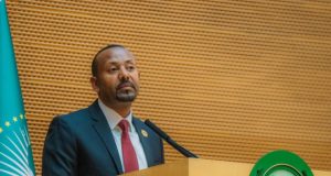 Raysal Wasaare Abiy Axmed: Waddan ay ku nool yihiin 130 milyan ma noqon karo bad la’aan