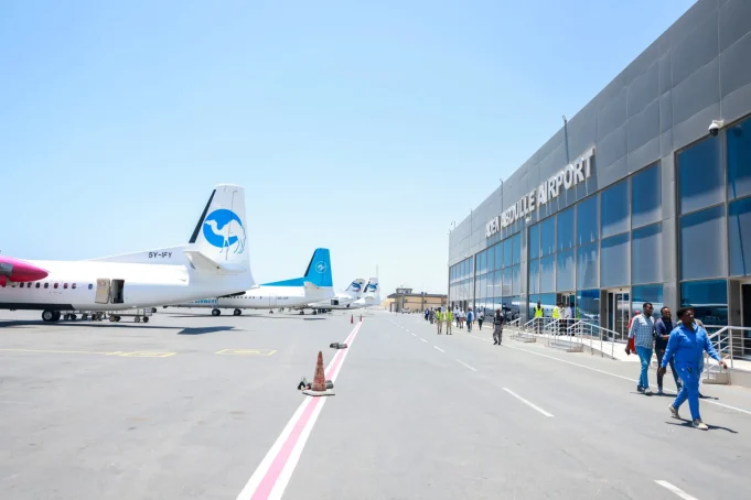 Diyaarad sidday xildhibaanno ka tirsan BF oo dib looga soo celiyay Garoowe