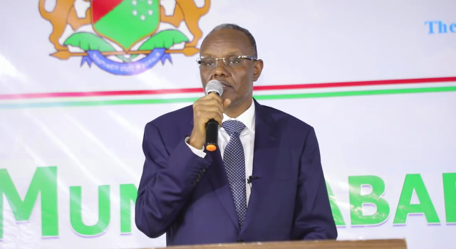 Koofur Galbeed oo isku darsatay Abaar & Xiisad Siyaasadeed