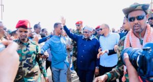 Guddoomiyaha Golaha Shacabka iyo wafdi wasiiro uu hogaaminayo oo gaaray Baydhabo