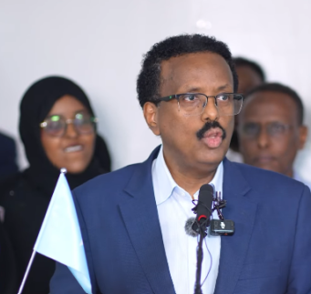 Farmaajo oo Digniin adag u diray Madaxweyne Xasan Sheekh