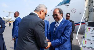 Madaxweyne Xasan Sheekh oo u ambabaxay Jabuuti
