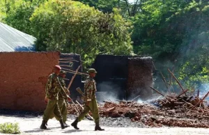 Kenya oo Booliis dheeraad ah u dirtay in uu kala dhexgalo dagaal u dhaxeeya Soomaalida & Kamba