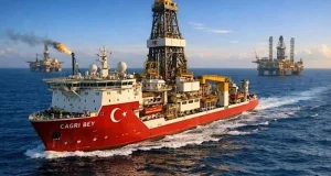 Markabka Çağrı Bey oo Jimcaha kusoo xiranaya Dekedda Muqdisho