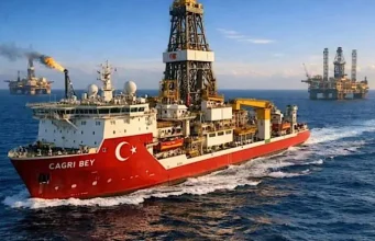 Markabka Çağrı Bey oo Jimcaha kusoo xiranaya Dekedda Muqdisho