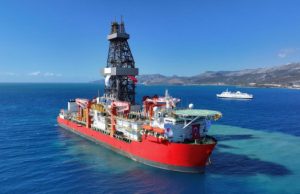 Markabkii shidaalka ka qodi lahaa Soomaaliya oo jimcaha ku wajahan xeebaha dalka