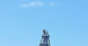 Madax ka kala tirsan Soomaaliya & Turkiga oo Dekedda Muqdisho kusoo dhaweyneysa Markabka qodaya Shidaalka Dalka