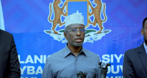 Madaxweynihii hore Sheekh Shariif oo ka digay doorasho hal dhinac ah, kuna baaqay wadatashi qaran