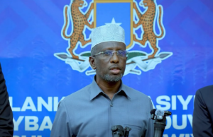 Madaxweynihii hore Sheekh Shariif oo ka digay doorasho hal dhinac ah, kuna baaqay wadatashi qaran