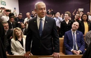 Benjamin Netanyahu oo Maxkamad kasoo muuqday